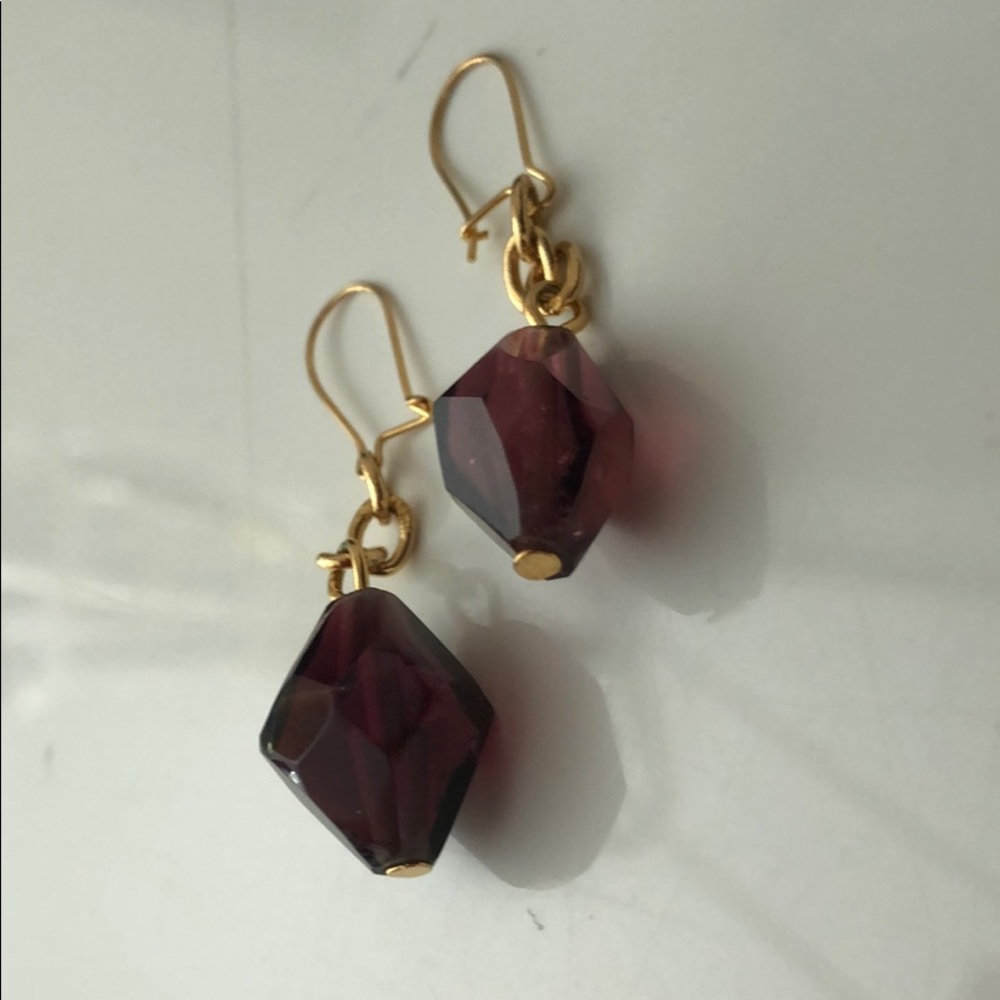 FACETED PURPLE CRYSTAL W/GOLD TONE CHAIN - Picture 5 of 12